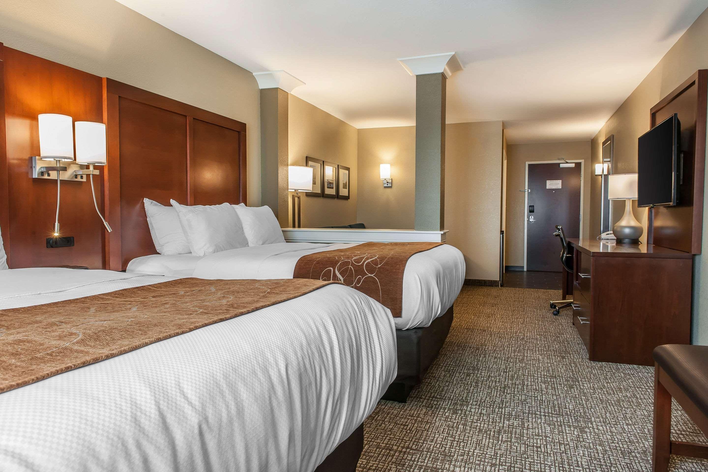 Comfort Suites Rensselaer Near Fair Oaks Exterior foto