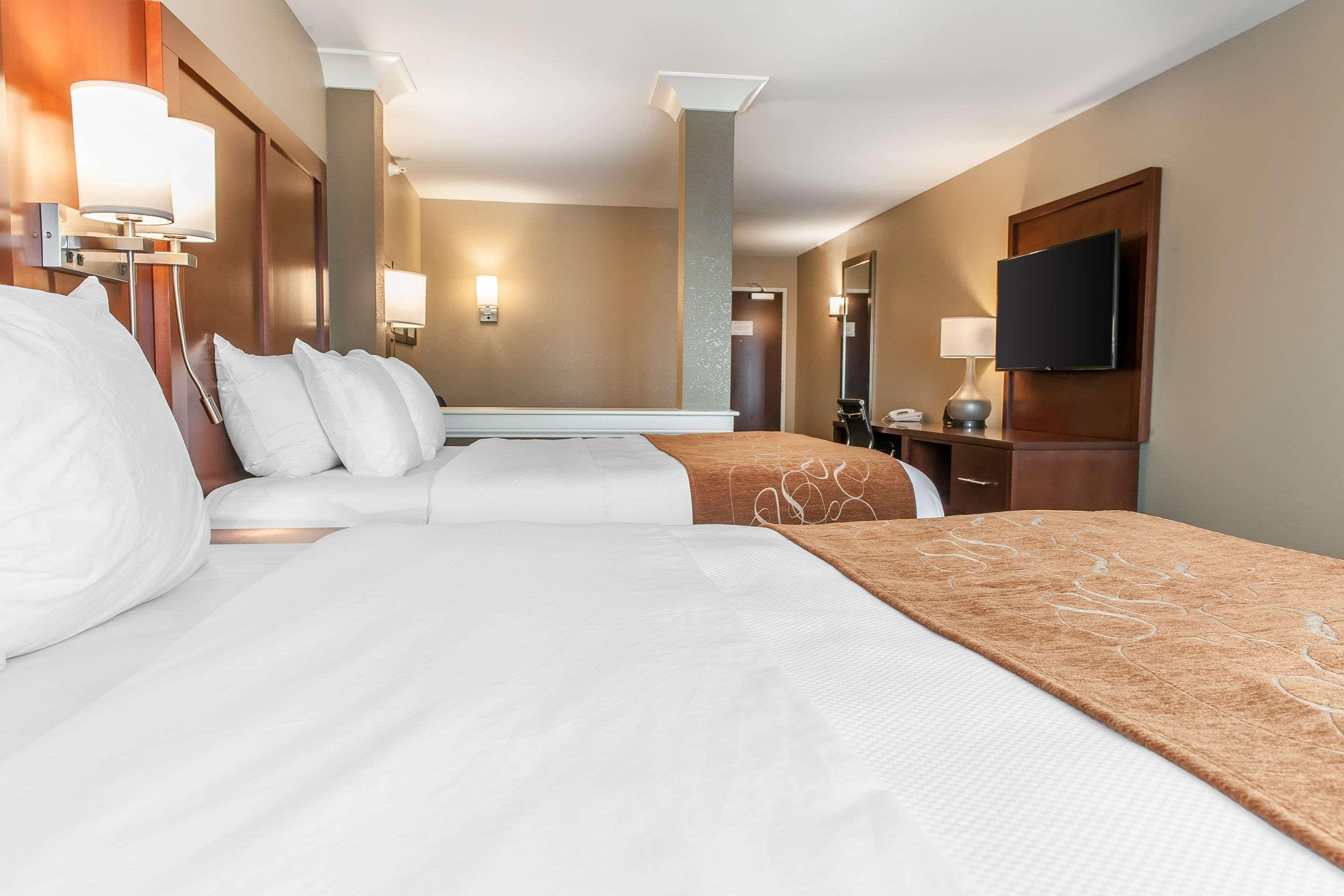 Comfort Suites Rensselaer Near Fair Oaks Exterior foto
