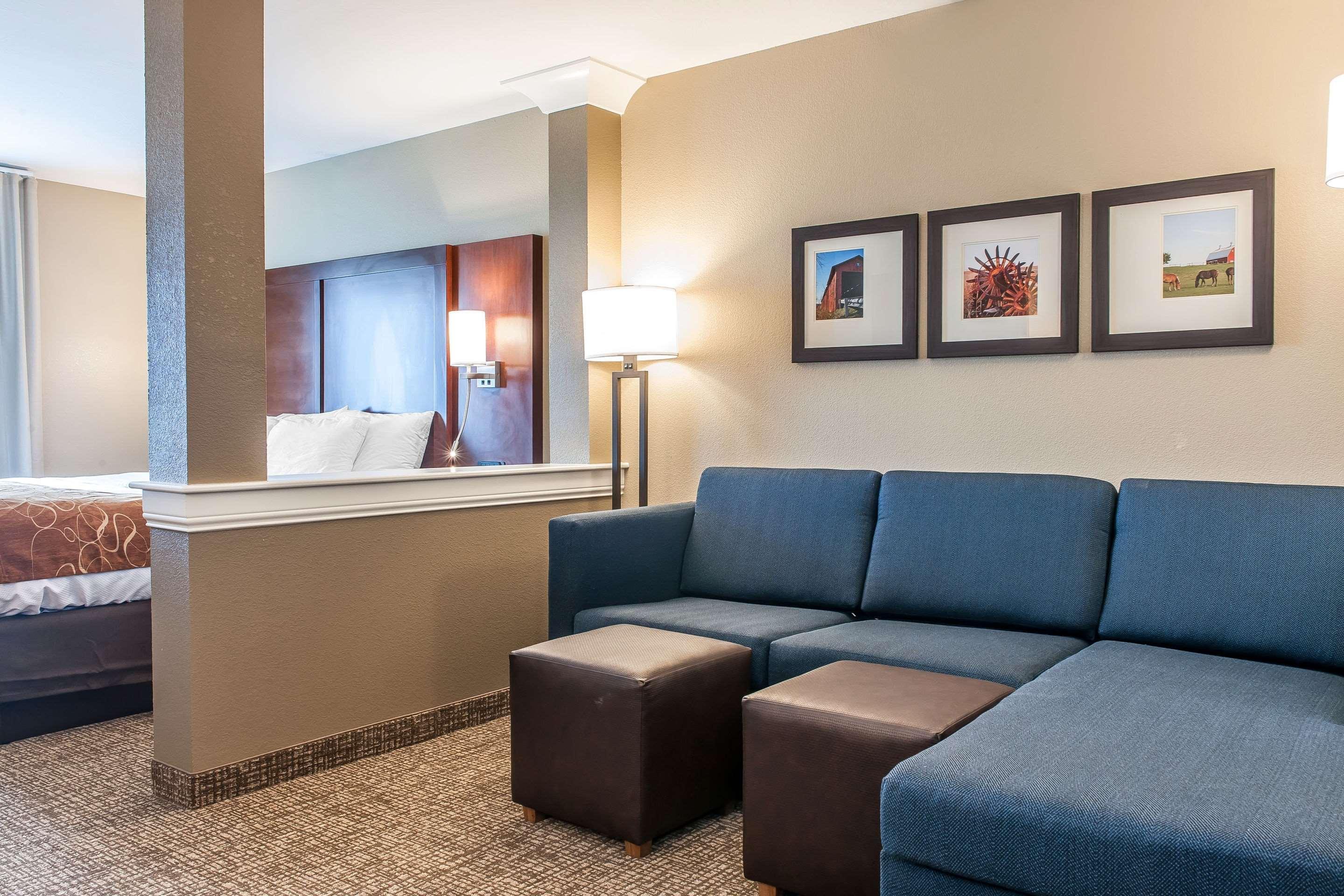 Comfort Suites Rensselaer Near Fair Oaks Exterior foto