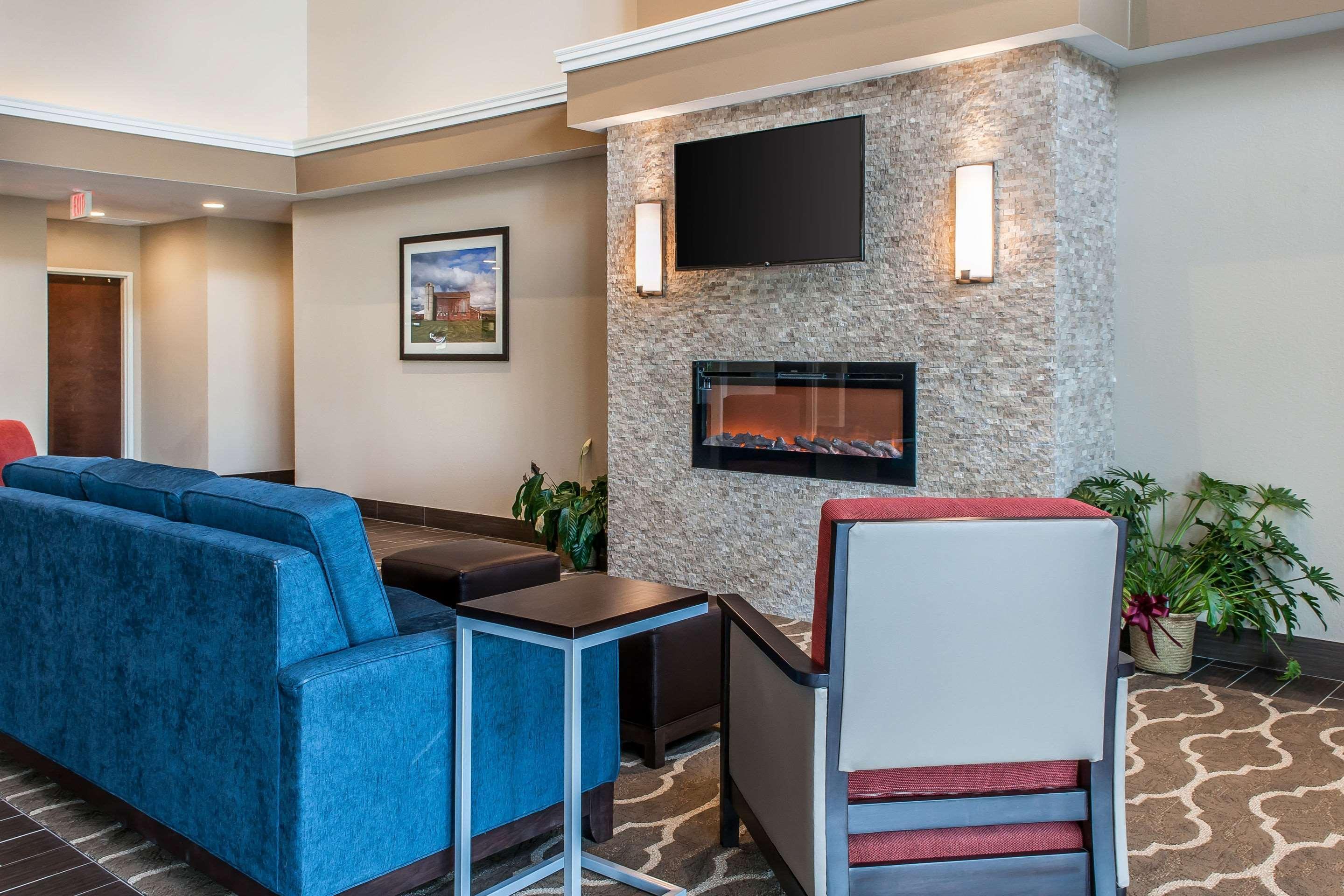 Comfort Suites Rensselaer Near Fair Oaks Exterior foto