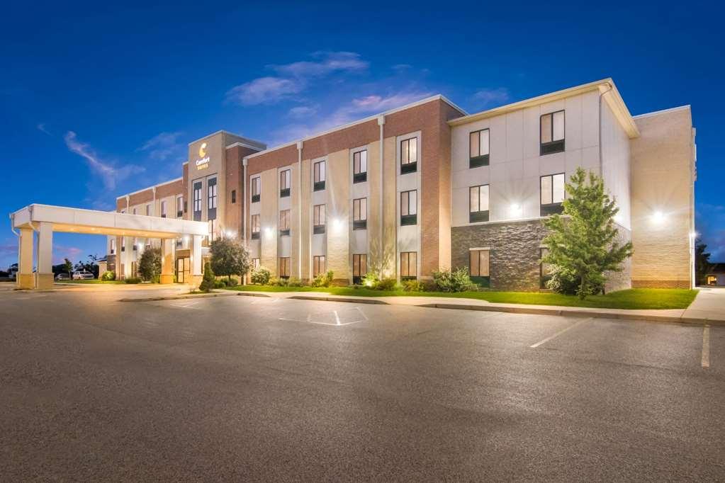 Comfort Suites Rensselaer Near Fair Oaks Exterior foto